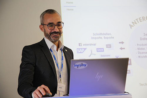 Jorge Bernad at the 2024 online forum