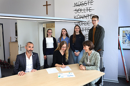 Vertragsunterzeichnung vom Reismann Gymnasium mit der INCONY AG