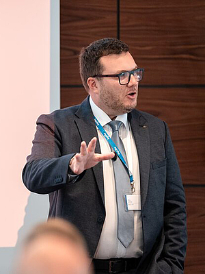 Kunde von MEYLE hält einen Vortrag über ANTEROS