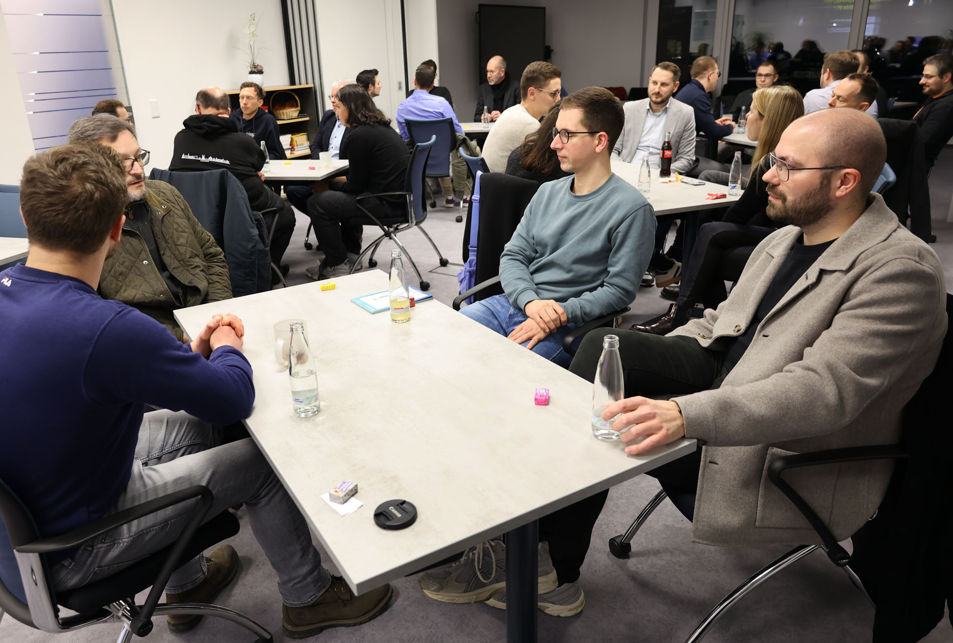 Diskussionen beim KI-Meetup