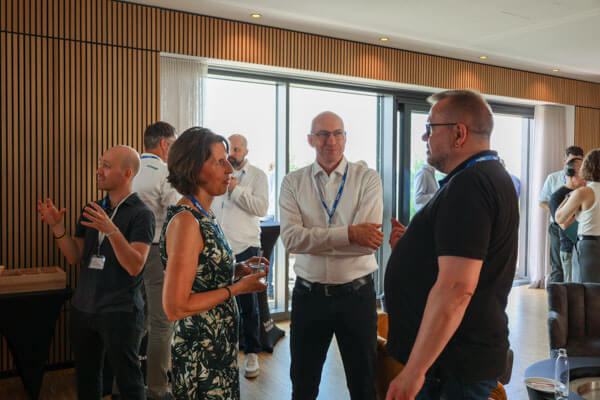 Gespräche und Networking während der Veranstaltung in Paderborn