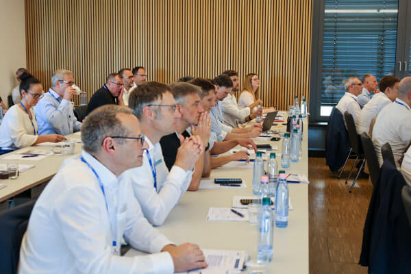 Besucher des PIM-Forums 2026 während einer Präsentation